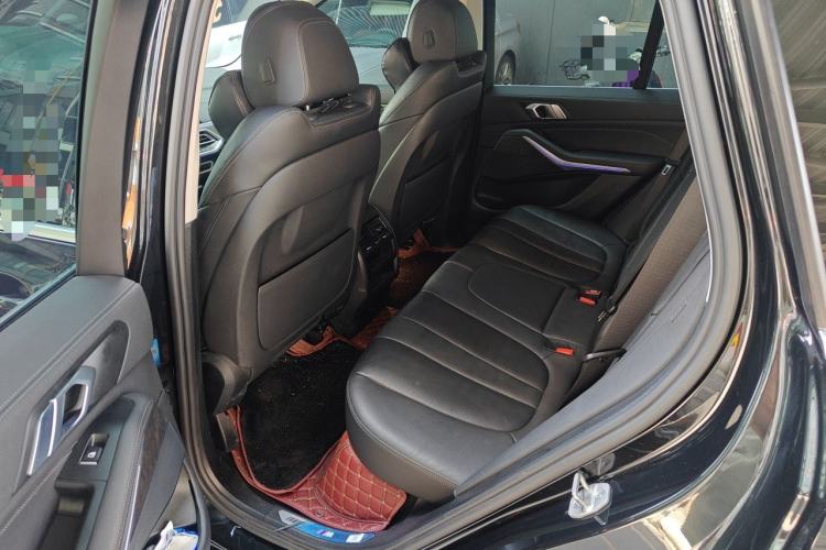 Used BMW X5 2022 xDrive30i M Sport Package Left Rear Seat