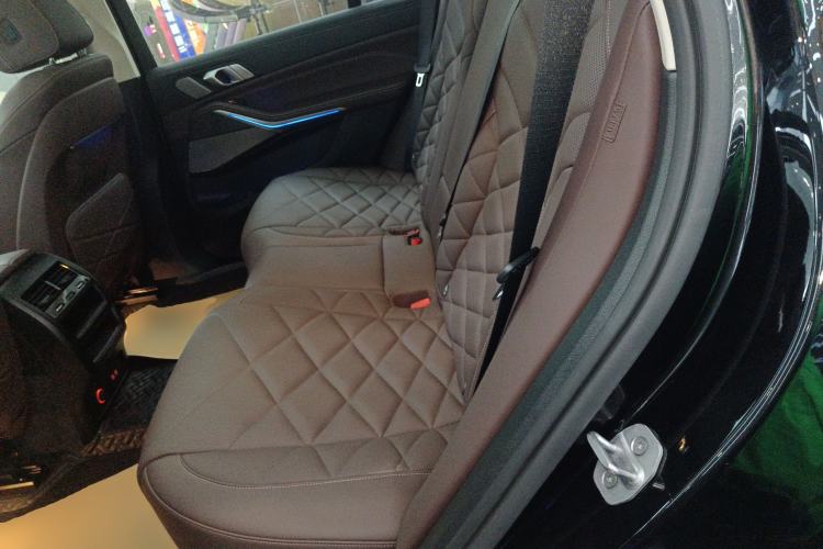 Used BMW X5 2022 Restyled xDrive 30Li Luxury Version M Sport Package Left Rear Seat