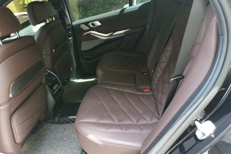 Used BMW X5 2022 Restyled xDrive 40Li M Sport Package Left Rear Seat
