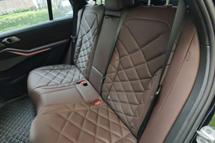 Used BMW X5 2022 Restyled xDrive 40Li M Sport Package Left Rear Seat