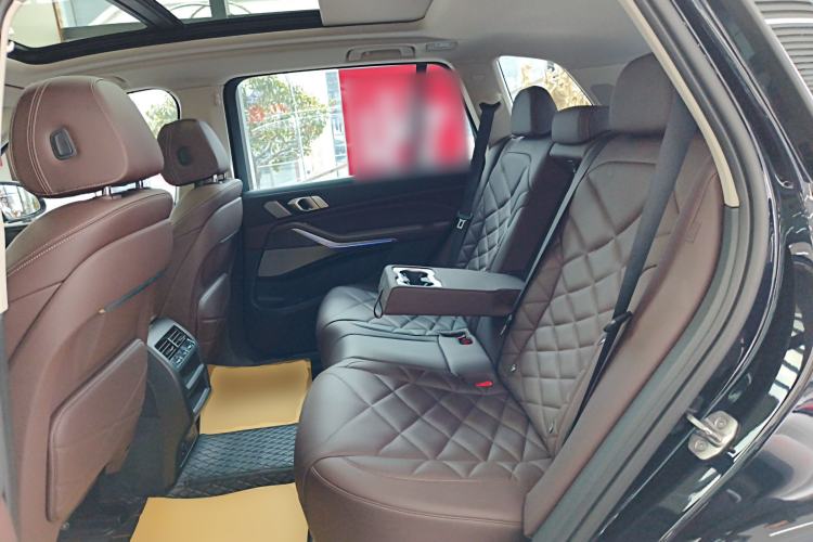 Used BMW X5 2022 Restyled xDrive 30Li Luxury Version M Sport Package Left Rear Seat
