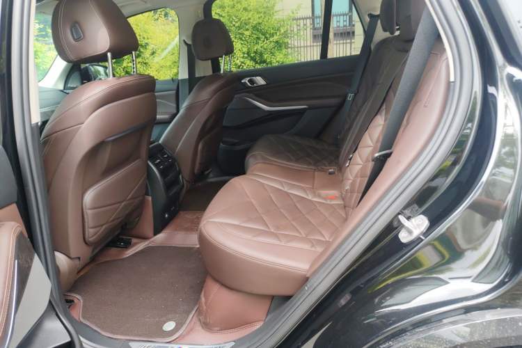 Used BMW X5 2022 xDrive 30Li M Sport Package Left Rear Seat