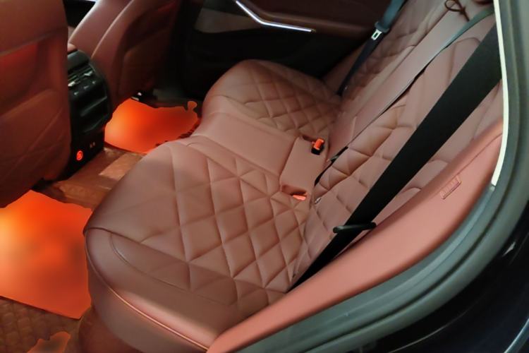 Used BMW X5 2022 Restyled xDrive 30Li Luxury Version M Sport Package Left Rear Seat