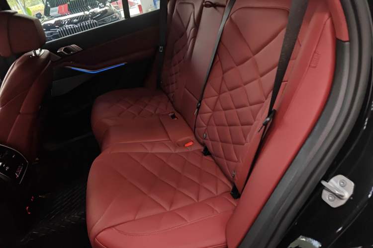 Used BMW X5 2022 Restyled xDrive 40Li M Sport Package Left Rear Seat