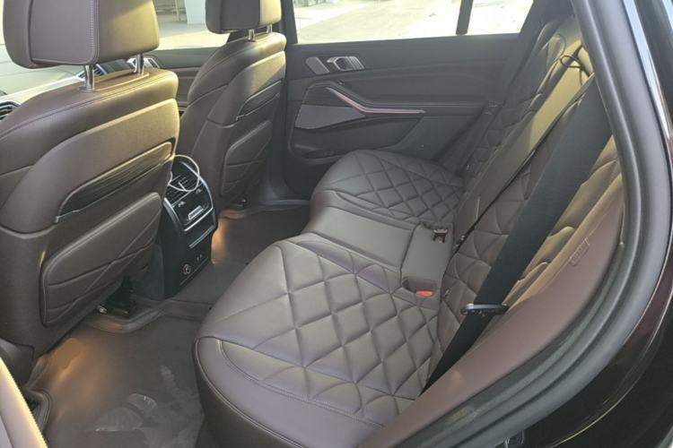 Used BMW X5 2022 Restyled xDrive 40Li M Sport Package Left Rear Seat