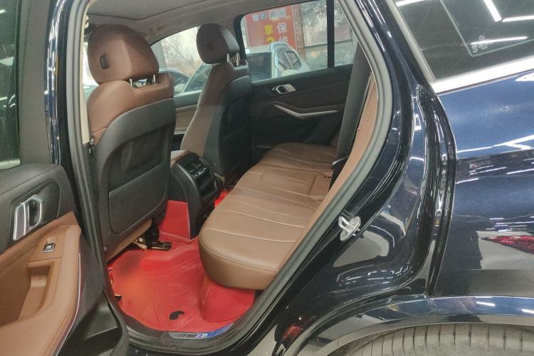 Used BMW X5 2022 xDrive30i M Sport Package Left Rear Seat