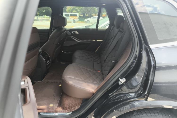 Used BMW X5 2022 Restyled xDrive 40Li M Sport Package Left Rear Seat