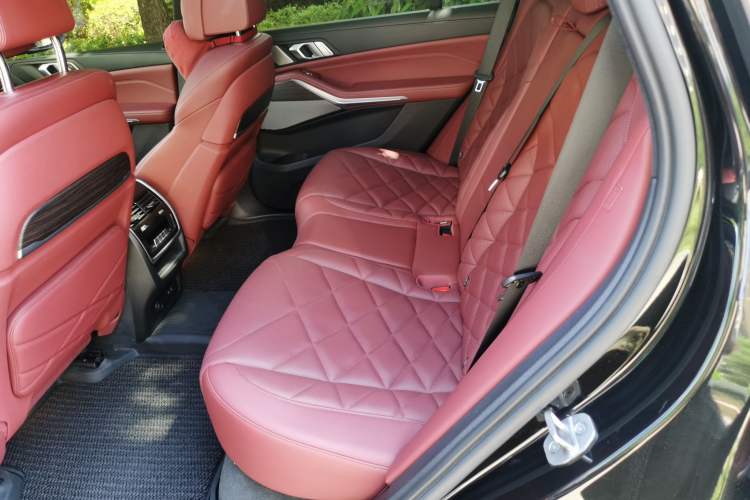 Used BMW X5 2022 Restyled xDrive 40Li M Sport Package Left Rear Seat