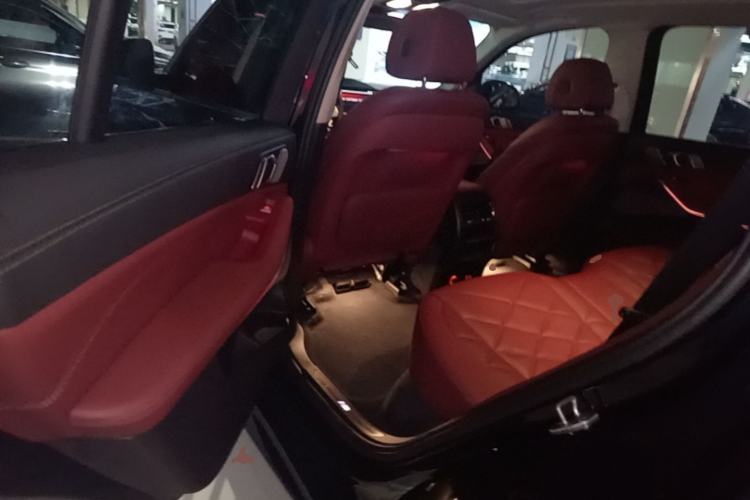 Used BMW X5 2022 Restyled xDrive 30Li Luxury Version M Sport Package Left Rear Seat