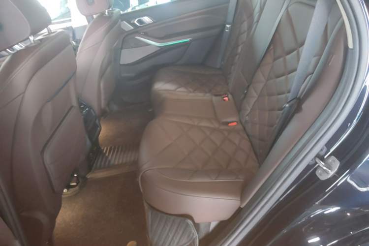 Used BMW X5 2022 xDrive 30Li Luxury M Sport Package Left Rear Seat