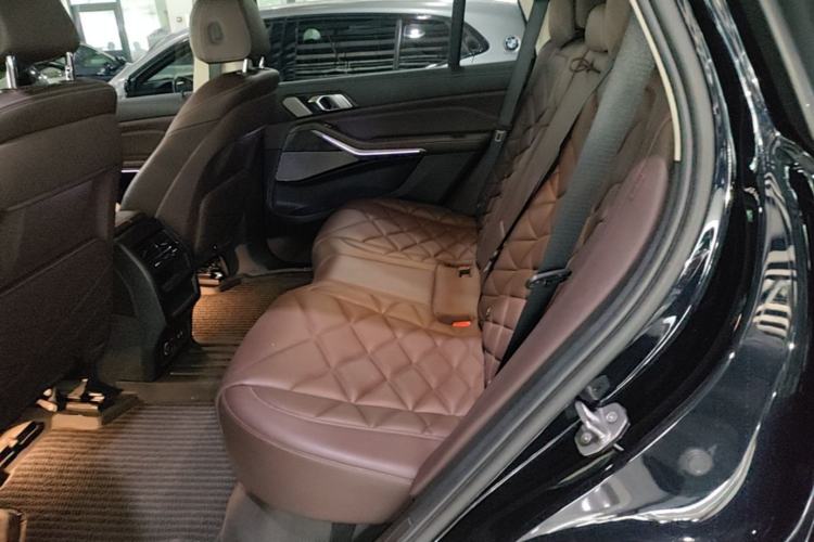Used BMW X5 2022 xDrive 30Li Luxury M Sport Package Left Rear Seat