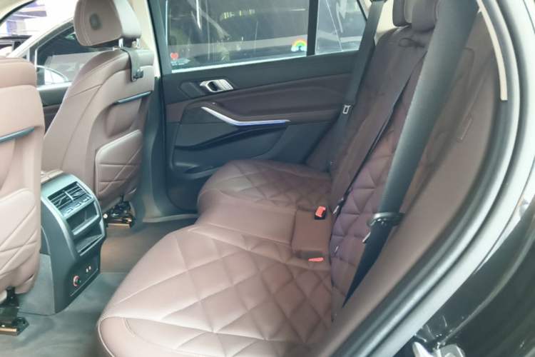 Used BMW X5 2022 xDrive 30Li M Sport Package Left Rear Seat