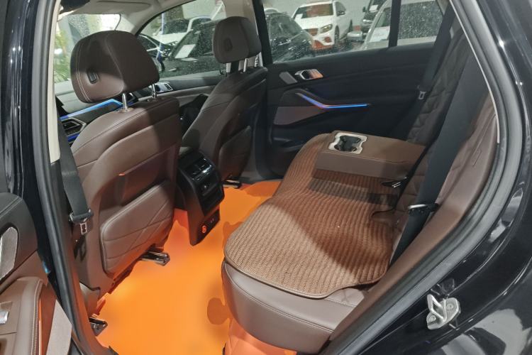 Used BMW X5 2022 xDrive 30Li Luxury M Sport Package Left Rear Seat