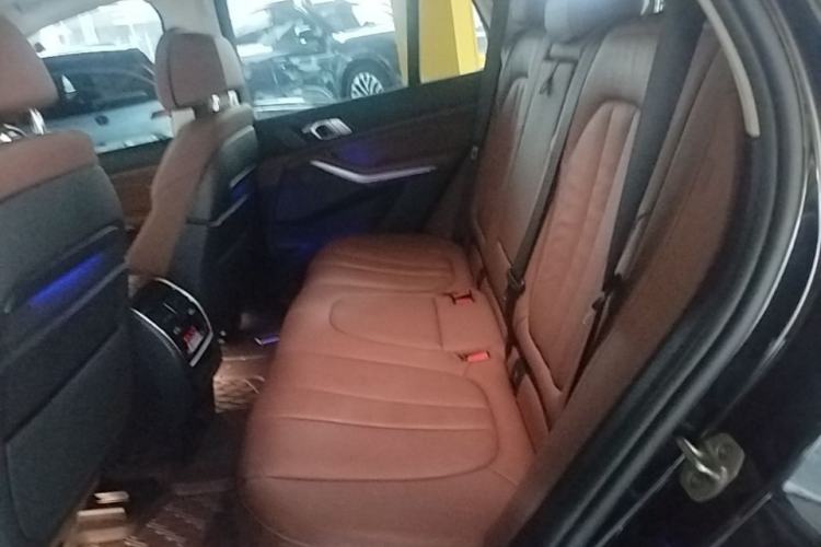 Used BMW X5 2022 xDrive40i Luxury Edition M Sport Package Left Rear Seat