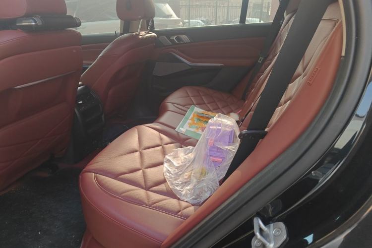 Used BMW X5 2022 xDrive 30Li M Sport Package Left Rear Seat