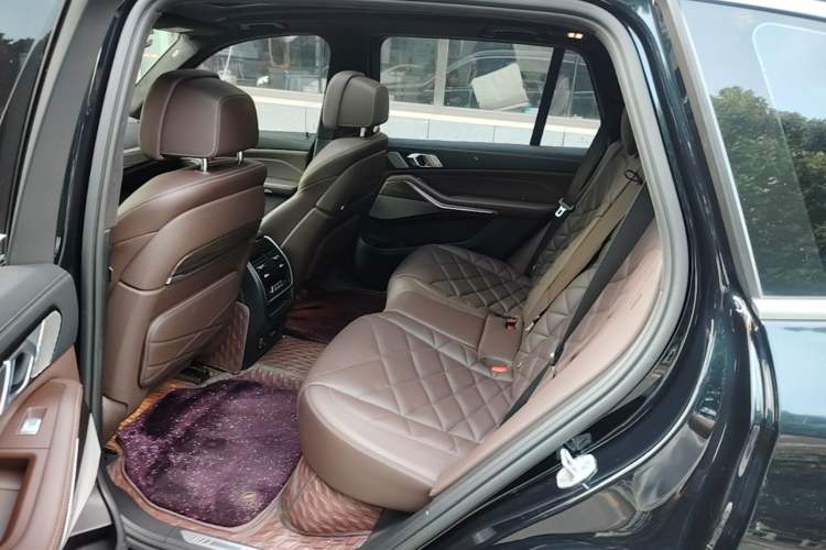 Used BMW X5 2022 Restyled xDrive 40Li M Sport Package Left Rear Seat