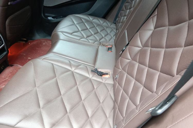 Used BMW X5 2022 Restyled xDrive 40Li Luxury Edition M Sport Package Left Rear Seat