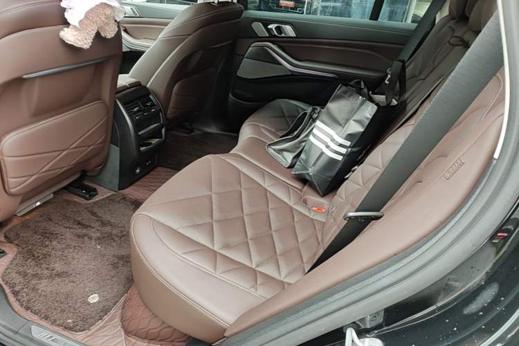 Used BMW X5 2022 Restyled xDrive 30Li Luxury Version M Sport Package Left Rear Seat