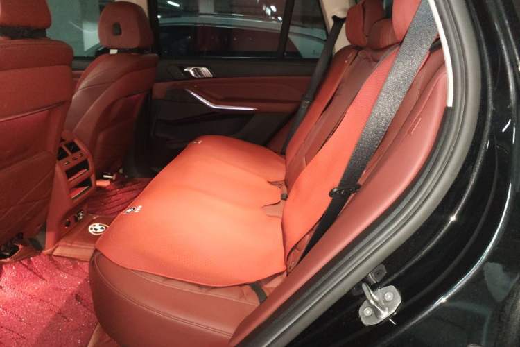 Used BMW X5 2022 xDrive 30Li M Sport Package Left Rear Seat