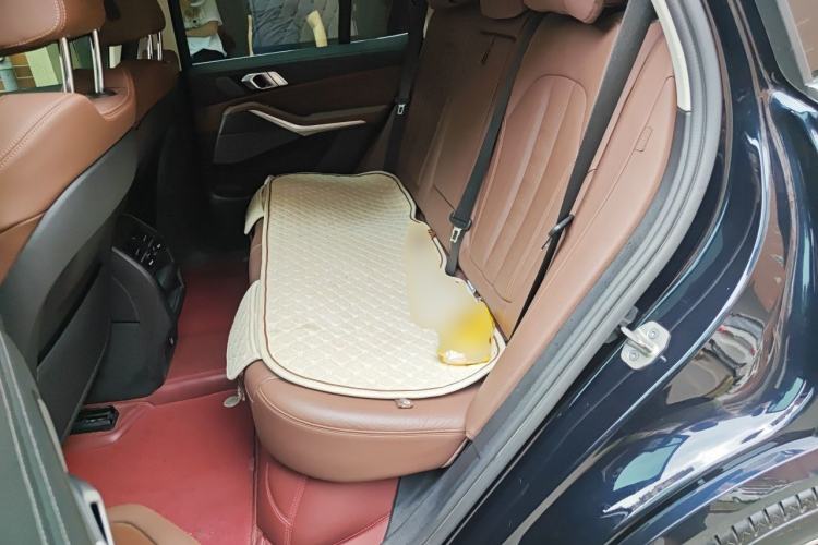Used BMW X5 2022 xDrive40i M Sport Package Left Rear Seat