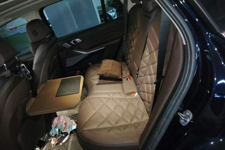 Used BMW X5 2022 xDrive 30Li Luxury M Sport Package Left Rear Seat