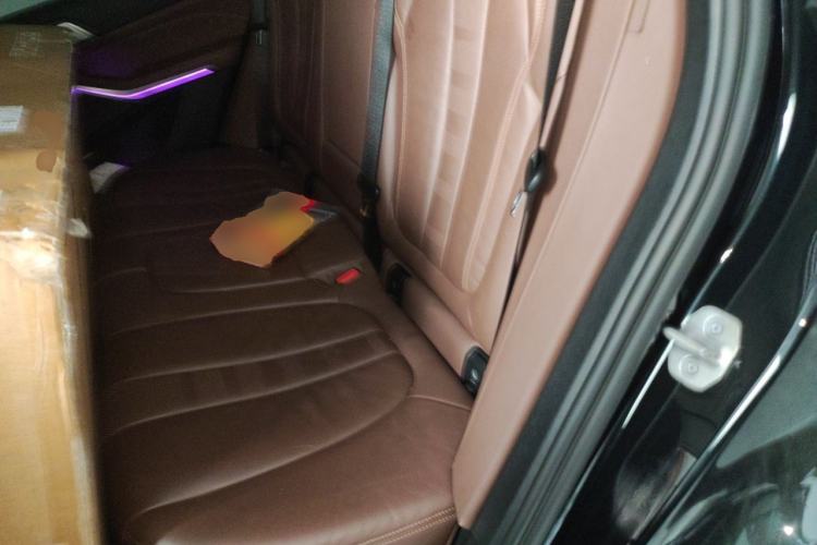 Used BMW X5 2022 xDrive40i M Sport Package Left Rear Seat