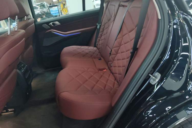 Used BMW X5 2022 Restyled xDrive 30Li Luxury Version M Sport Package Left Rear Seat