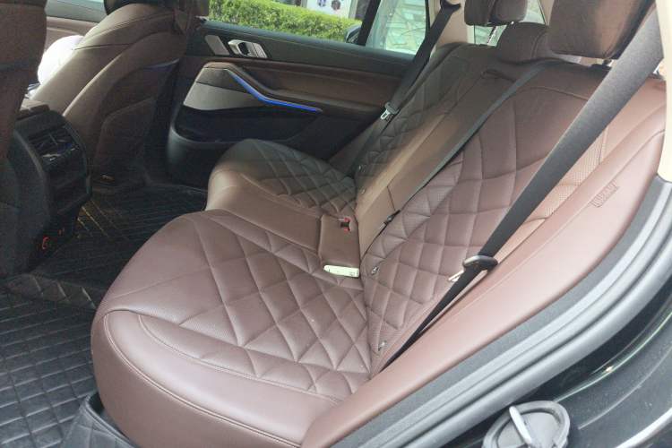 Used BMW X5 2022 Restyled xDrive 30Li Luxury Version M Sport Package Left Rear Seat