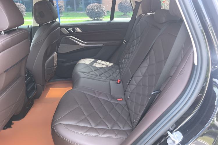 Used BMW X5 2022 xDrive 30Li Luxury M Sport Package Left Rear Seat