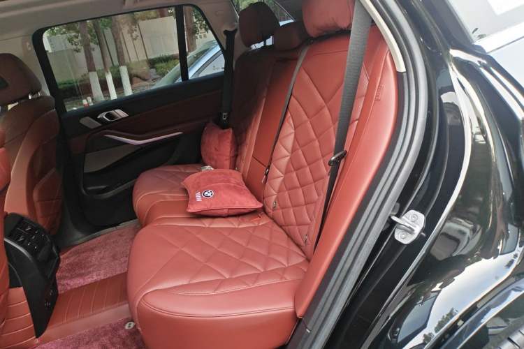 Used BMW X5 2022 xDrive 30Li Luxury M Sport Package Left Rear Seat