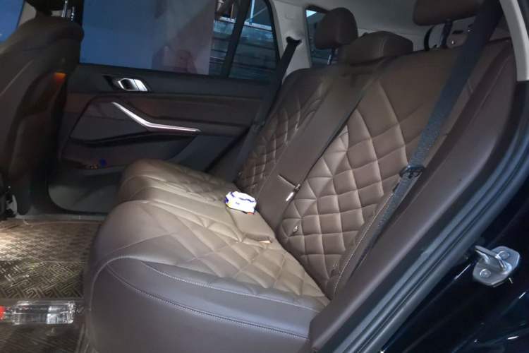 Used BMW X5 2022 xDrive 30Li M Sport Package Left Rear Seat
