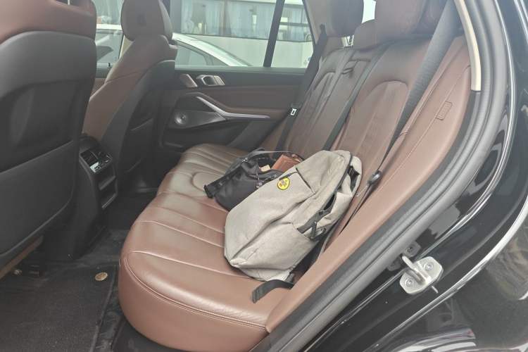 Used BMW X5 2022 xDrive40i M Sport Package Left Rear Seat