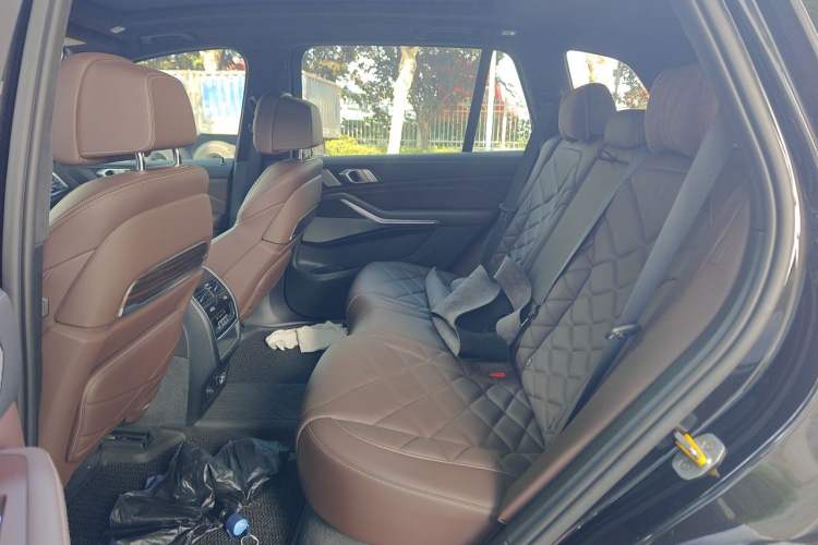 Used BMW X5 2022 Restyled xDrive 40Li M Sport Package Left Rear Seat