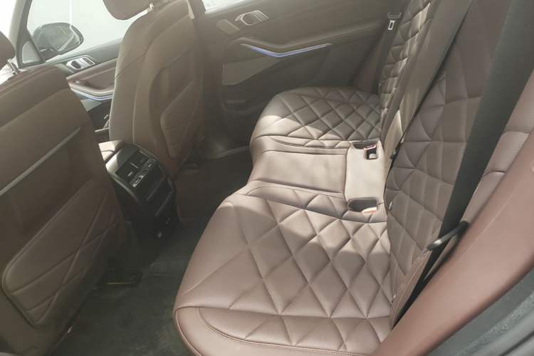 Used BMW X5 2022 xDrive 30Li Luxury M Sport Package Left Rear Seat