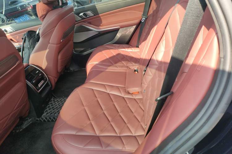 Used BMW X5 2022 xDrive 40Li Luxury Edition M Sport Package Left Rear Seat