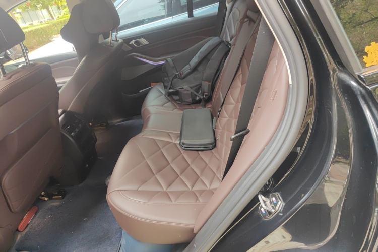 Used BMW X5 2022 Restyled xDrive 30Li Luxury Version M Sport Package Left Rear Seat