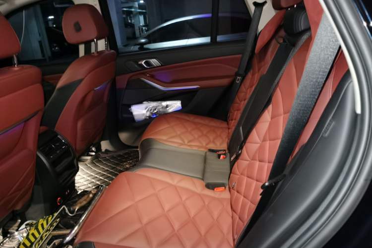 Used BMW X5 2022 xDrive 30Li M Sport Package Left Rear Seat