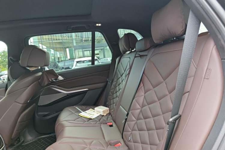 Used BMW X5 2022 Restyled xDrive 40Li M Sport Package Left Rear Seat