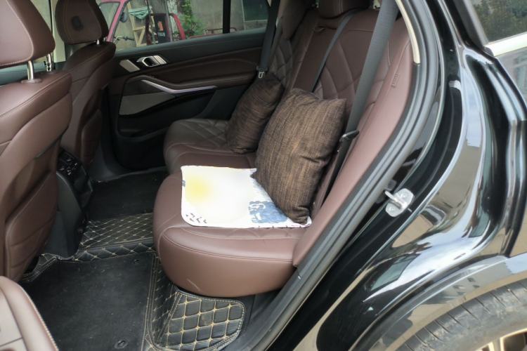Used BMW X5 2022 Restyled xDrive 30Li Luxury Version M Sport Package Left Rear Seat