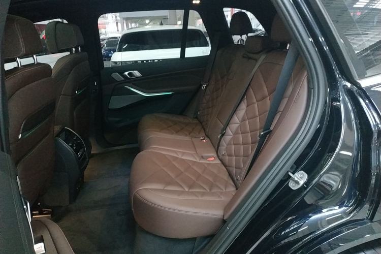Used BMW X5 2022 Restyled xDrive 40Li M Sport Package Left Rear Seat