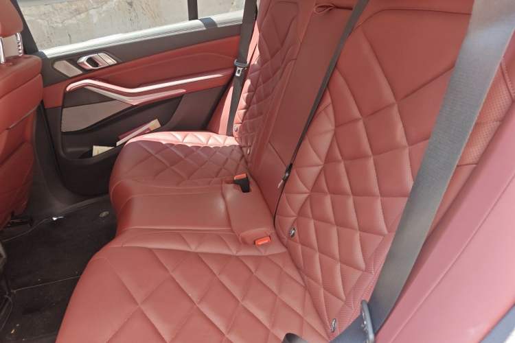 Used BMW X5 2022 xDrive 30Li Luxury M Sport Package Left Rear Seat