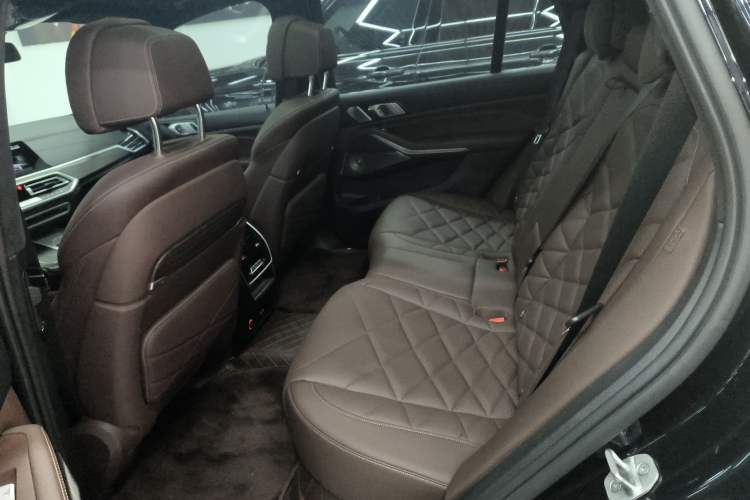 Used BMW X5 2022 Restyled xDrive 40Li M Sport Package Left Rear Seat
