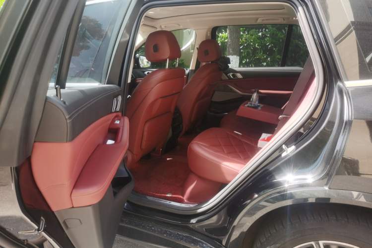 Used BMW X5 2022 xDrive 30Li Luxury M Sport Package Left Rear Seat