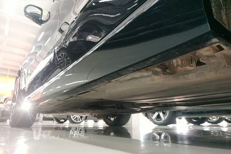 Used BMW X5 2022 Restyled xDrive 40Li M Sport Package Left Side Sill