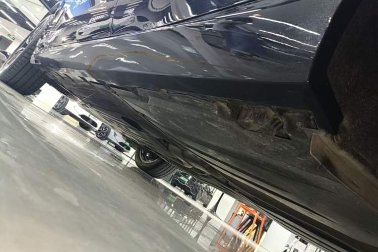 Used BMW X5 2022 Restyled xDrive 30Li Luxury Version M Sport Package Left Side Sill