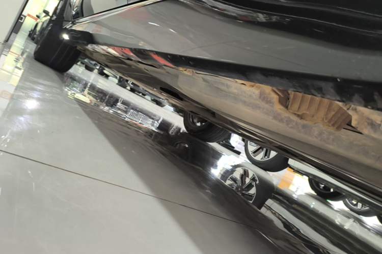 Used BMW X5 2022 Restyled xDrive 30Li Luxury Version M Sport Package Left Side Sill