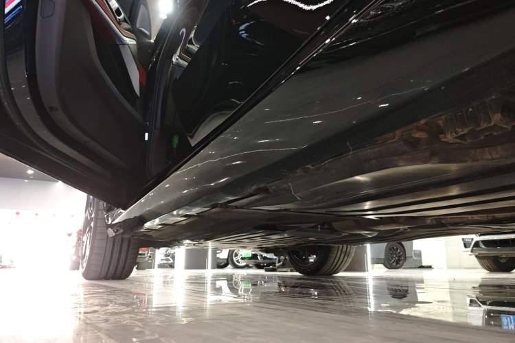 Used BMW X5 2022 xDrive 40Li Luxury Edition M Sport Package Left Side Sill