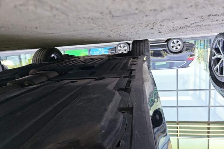 Used BMW X5 2022 xDrive 30Li M Sport Package Left Side Sill