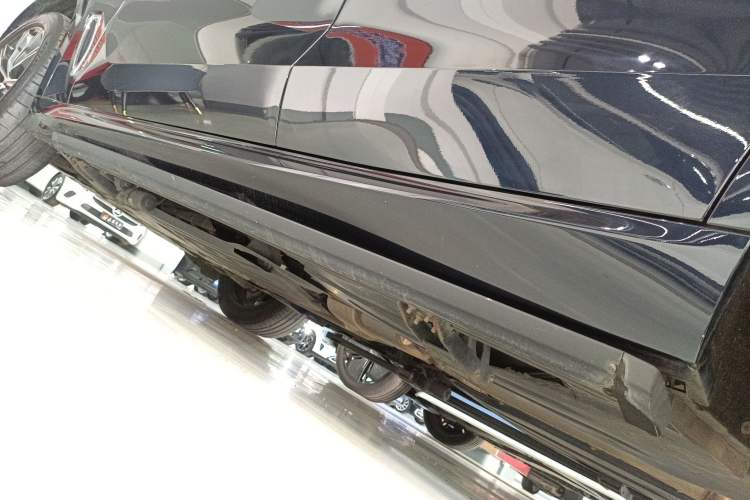 Used BMW X5 2022 Restyled xDrive 30Li Luxury Version M Sport Package Left Side Sill