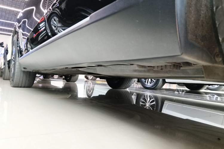 Used BMW X5 2022 xDrive 30Li M Sport Package Left Side Sill